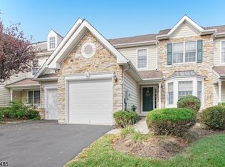 18 Patriot Hill Dr, Basking Ridge, NJ 07920