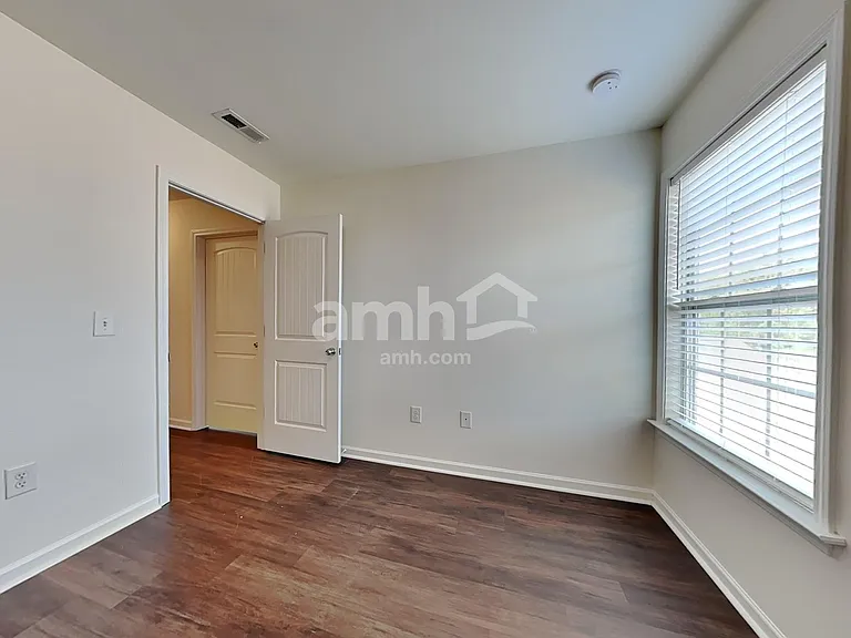 913 Bridlemine Dr — Photo 15