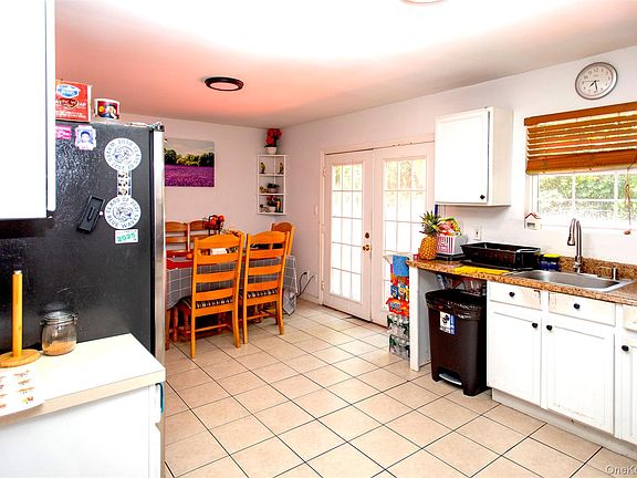 4th image of 32 Birch Court