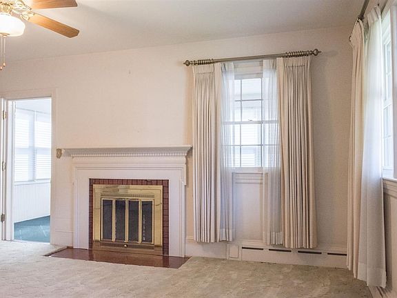 4th image of 450 Sunrise Ave