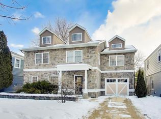 347 S Newbury Pl, Arlington Heights, IL 60005
