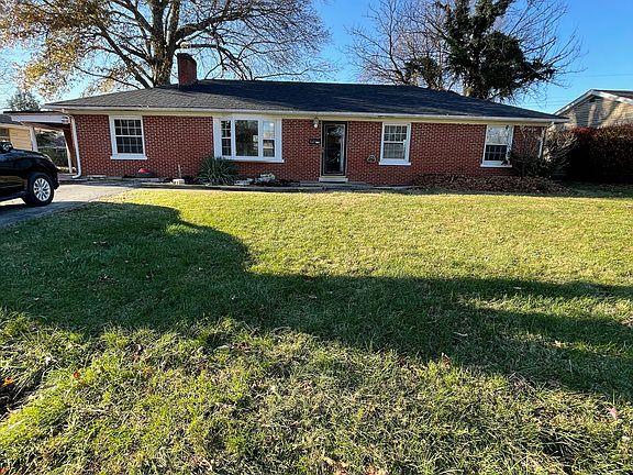 Front of House , Bay window in front