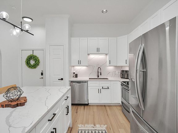 5th image of 1441 East St Unit 104