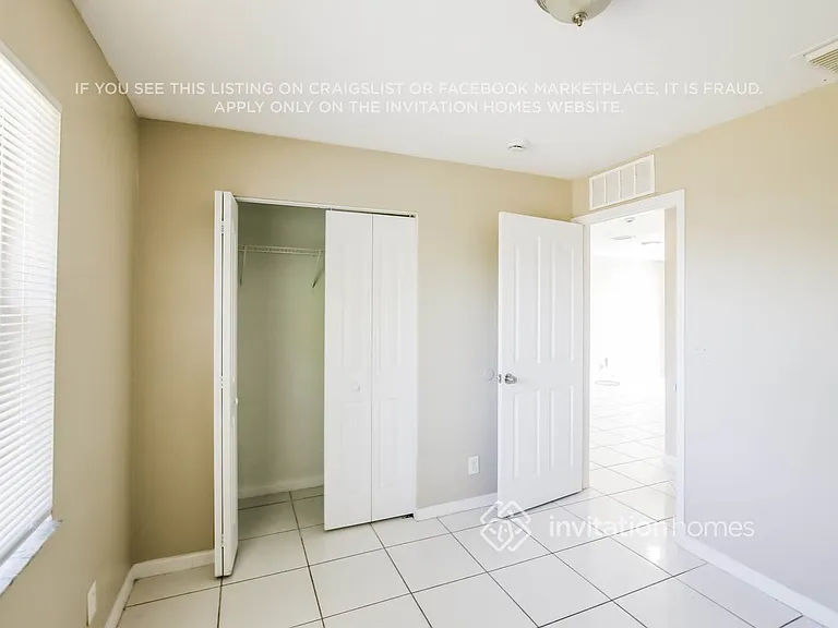 1672 W Breezy Ln — Photo 11