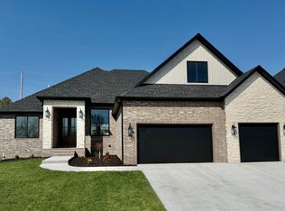 3919 E Woodhue St, Springfield, MO 65802