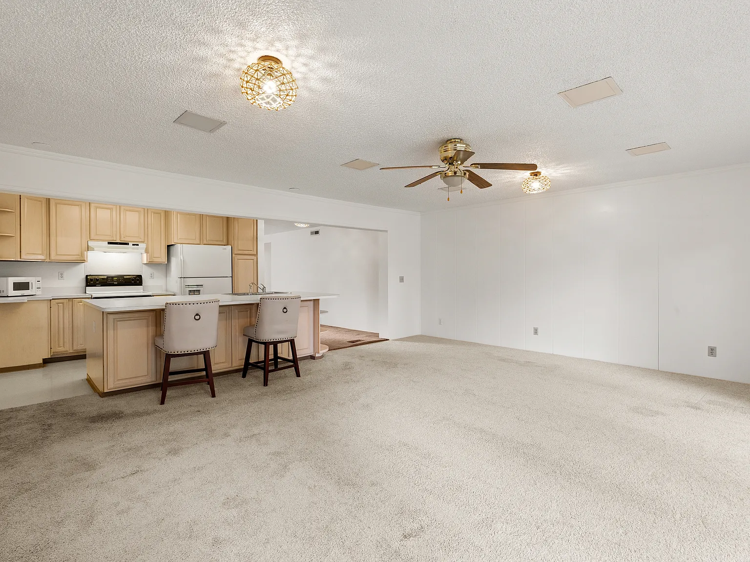 3 bed, 2470 sqft, $3,500 — Photo 4