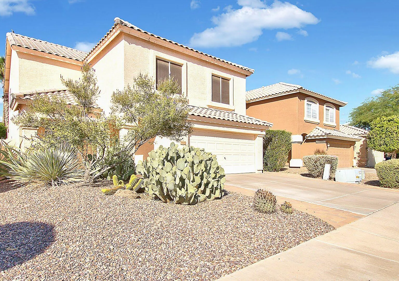 4 bed, 2.5 bath, 2381 sqft, $2,700 — Photo 1