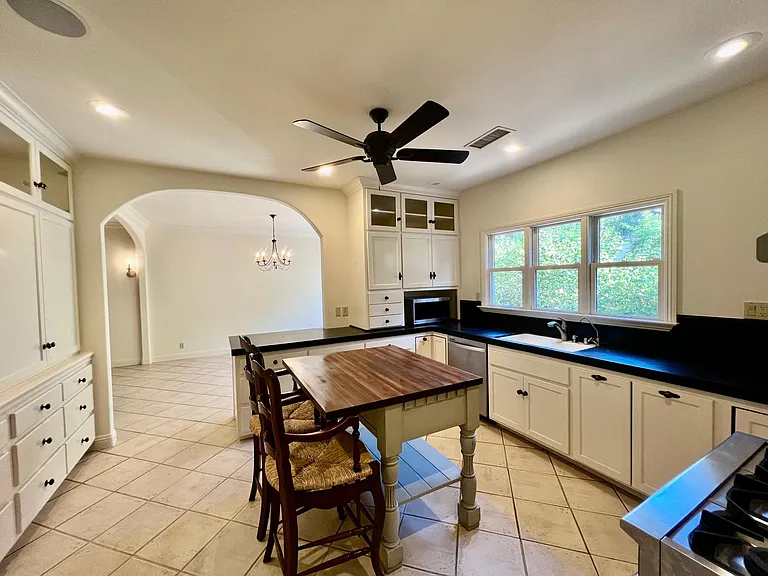 393 Rudolph Dr — Photo 7