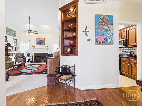 2nd image of 650 Lakeland Way