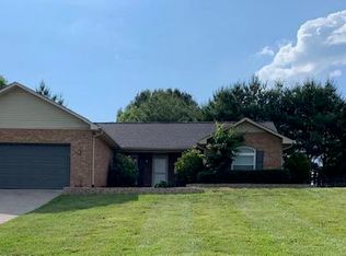 5587 Brandon Park Dr, Maryville, TN 37804