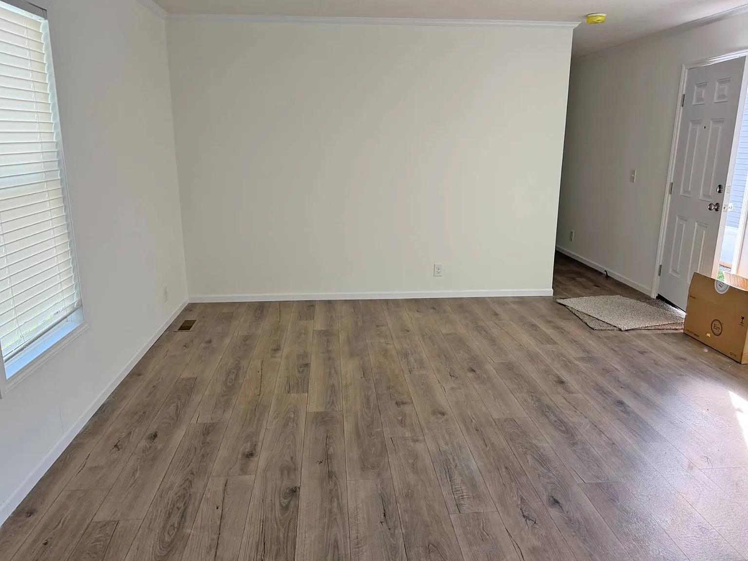 1751 N Grand Ave W — Photo 3