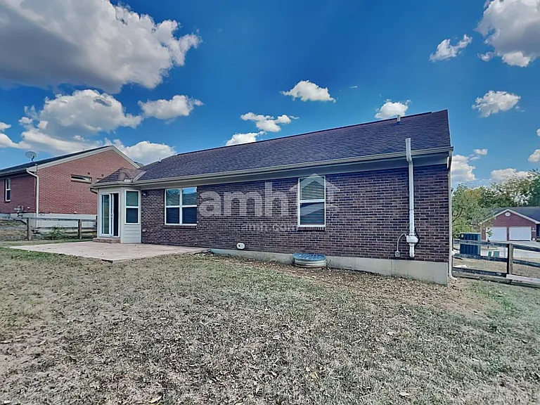 10704 Sandy Ct — Photo 18