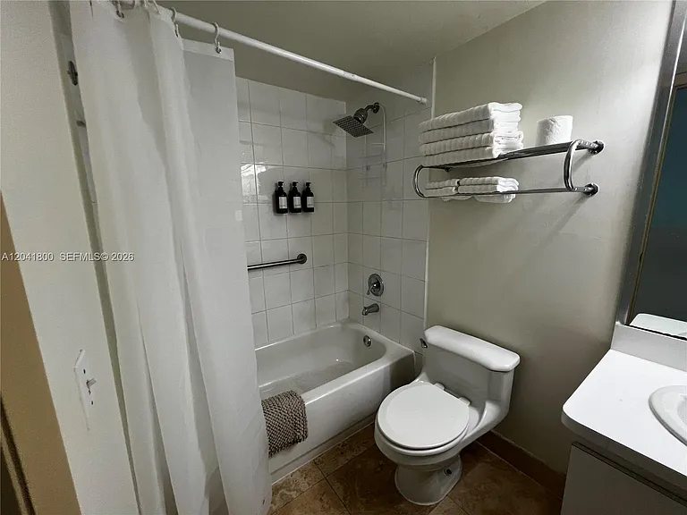 5445 Collins Ave #L3 — Photo 19