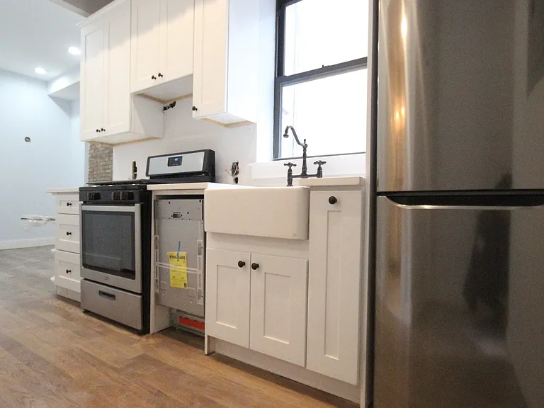 1865 Putnam Ave #2 — Photo 1