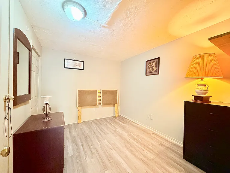 6633 Banbury Ct — Photo 6