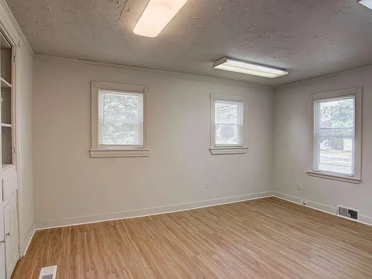 309 Delsea Dr N — Photo 16