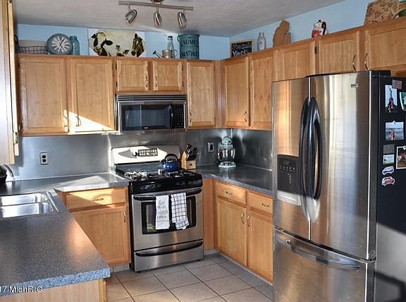 4th image of 8533 Courtland Dr NE