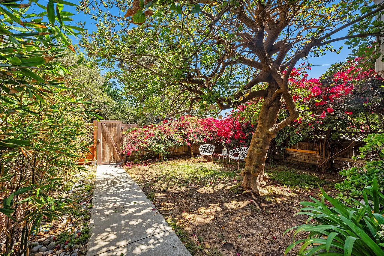 2 bed, 2.5 bath, 1900 sqft, $7,250 — Photo 1