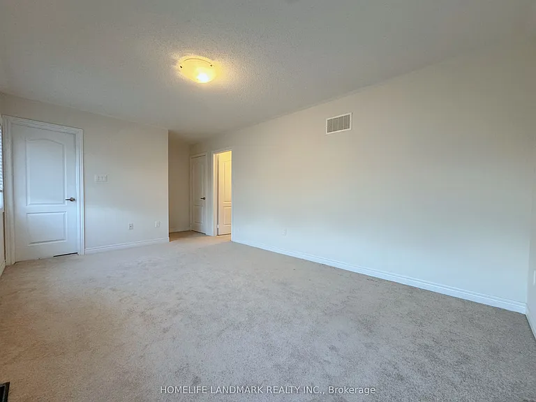 35 Hyacinth St — Photo 27