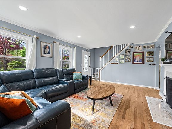 2nd image of 1160 Hazel Ave