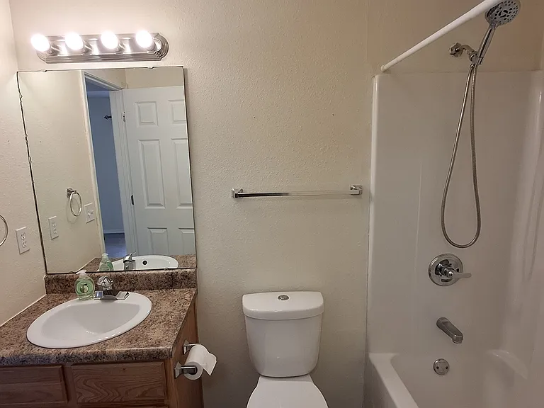 1916 S Bryson Cir #1916 — Photo 11