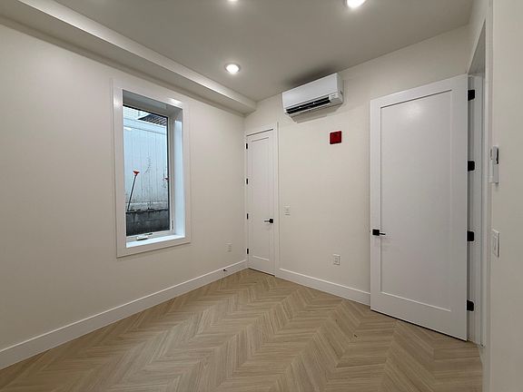 4th image of 40 Lembeck Ave #104A