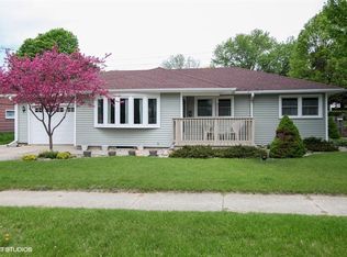 802 Green Tree Rd, West Bend, WI 53090