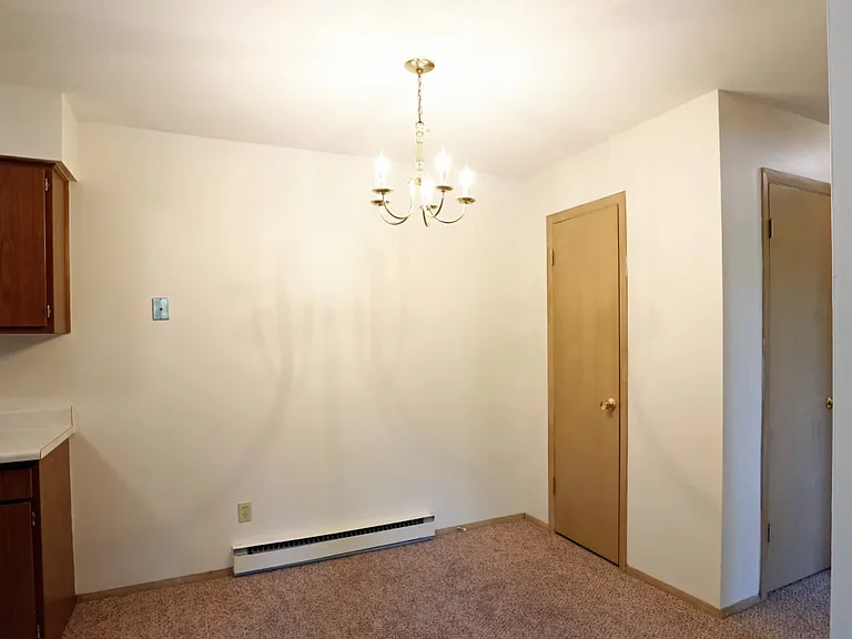 Eastwyck Apartments — Photo 11