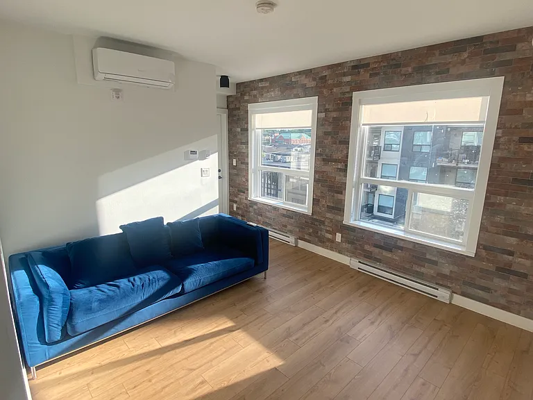 2493 Montrose Ave #410 — Photo 16