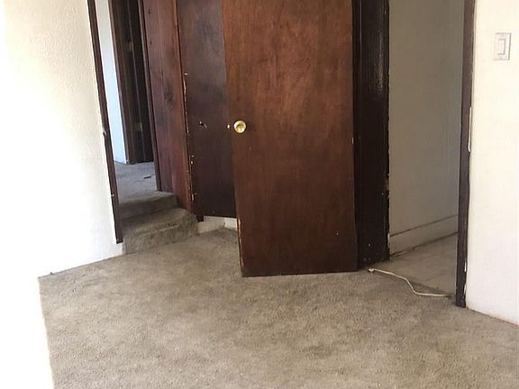 4th image of 324 Perez St