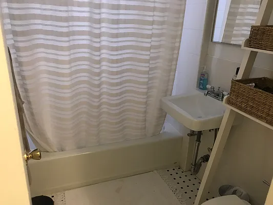 Rented by SUN WOOD REAL ESTATE | media 9