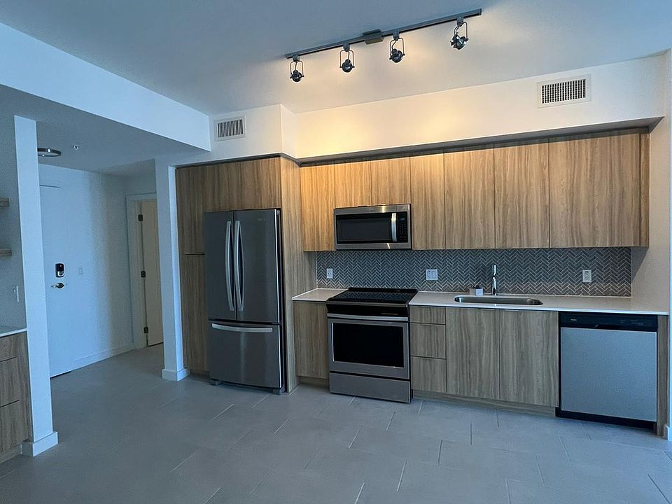 1st image of 2340 NE 7th Ave #210