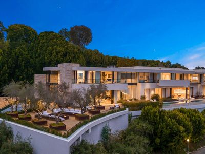 755 Sarbonne Rd, Los Angeles, CA, 90077