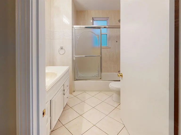 4 Edgar Ct — Photo 5