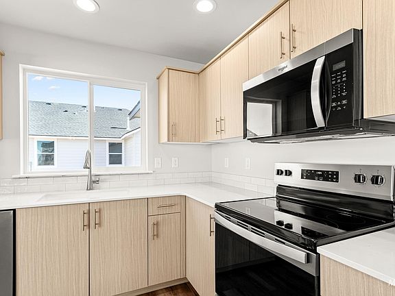 5th image of 2457 W Clegane Ct