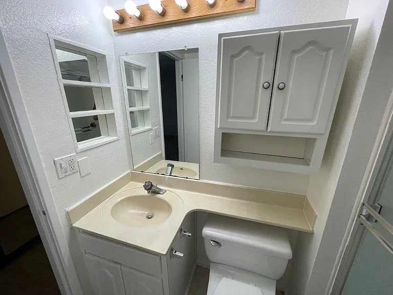 472 Lancaster Ln — Photo 20