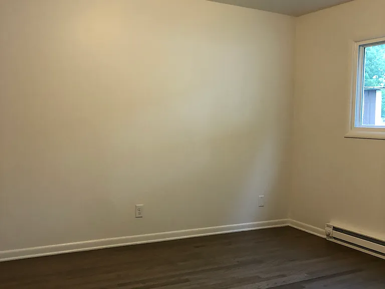301 Wilshire Dr #1 — Photo 5