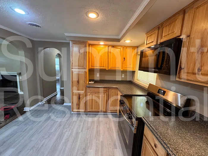 2500 NE 46th St — Photo 7