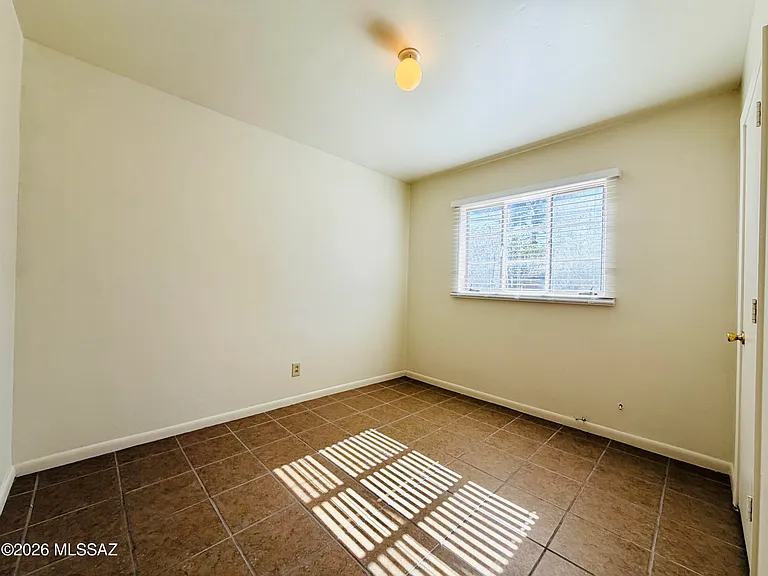 4502 E 18th St — Photo 13