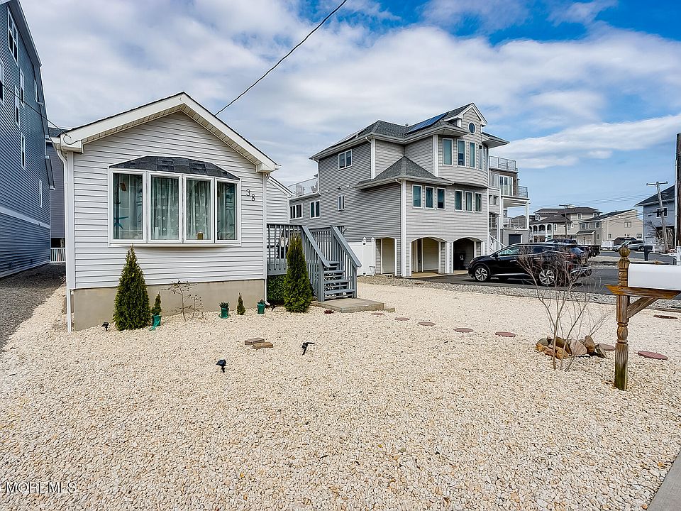1st image of 38 Bay Breeze Drive