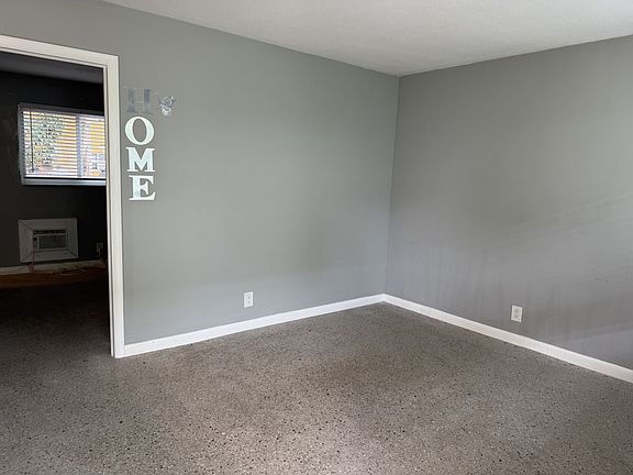 2nd image of 1118 N H St #3