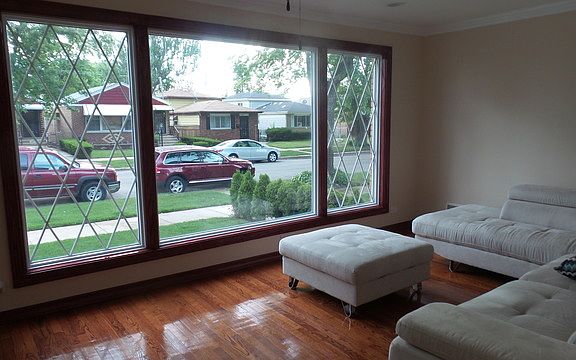3rd image of 4559 S Leclaire Ave