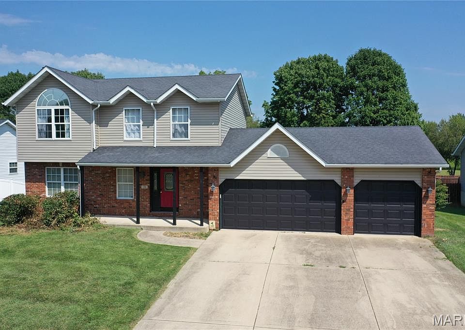 1st image of 120 Fairway Dr