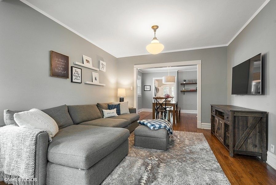 2214 Grant St, Evanston, IL 60201 | Zillow