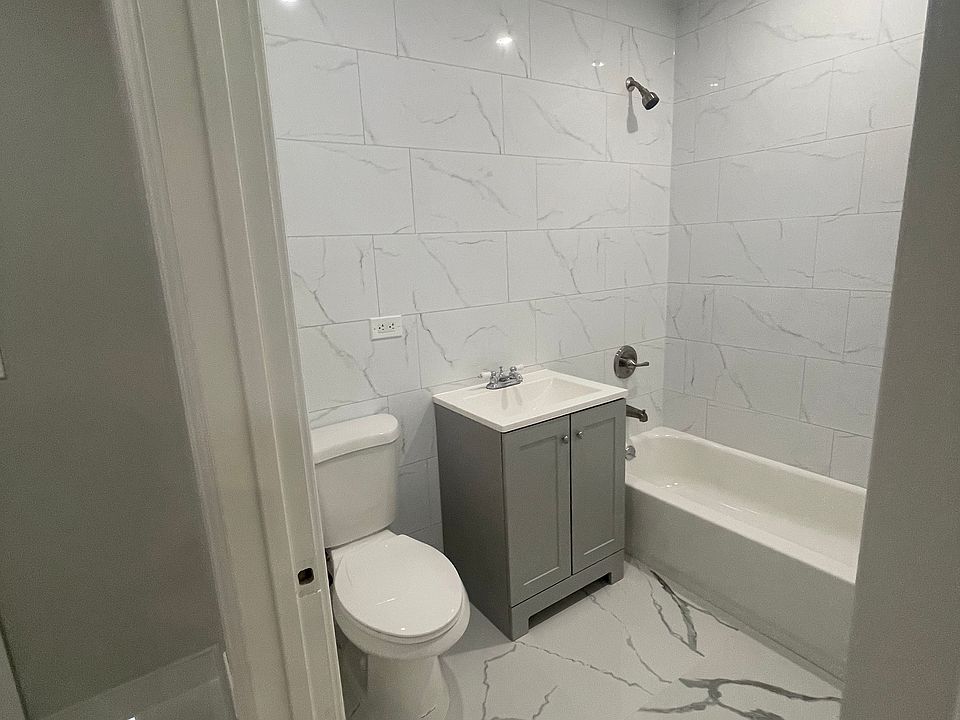 2nd image of 1755 Hobart Ave #1