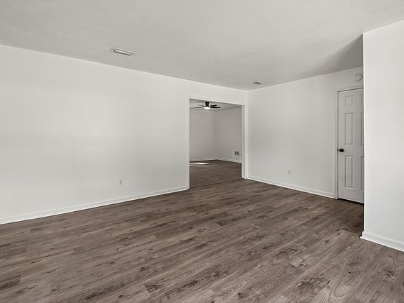 4th image of 127 Fairview Ln