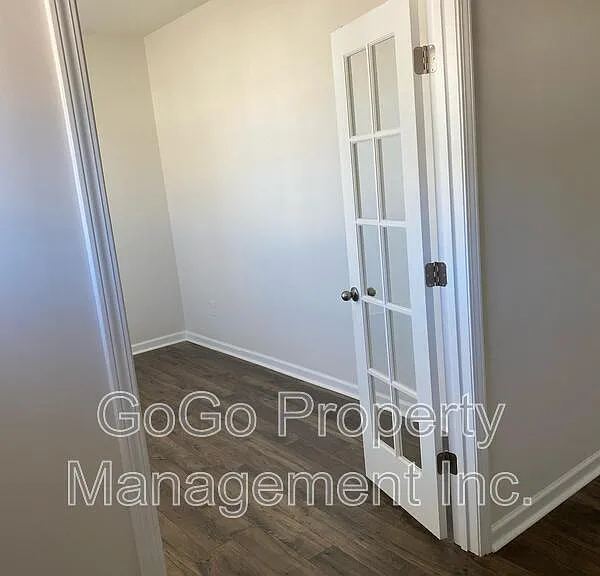 4310 Remington Ave — Photo 3