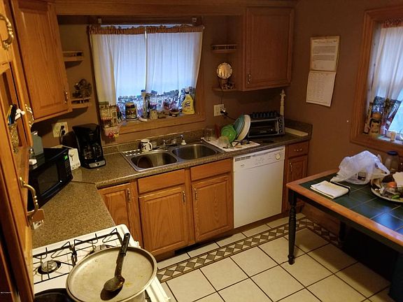 3rd image of 1062 W Laketon Ave
