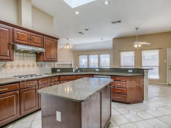 4th image of 1613 Flatwood Dr