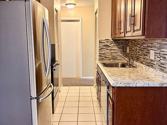 5th image of 10 Scuppo Rd Unit A10